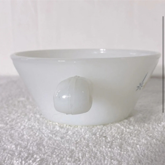 Vintage Anchor Hocking Fire King Soup  Bowl Yellow Blue Atomic Star Pattern - Picture 2 of 9